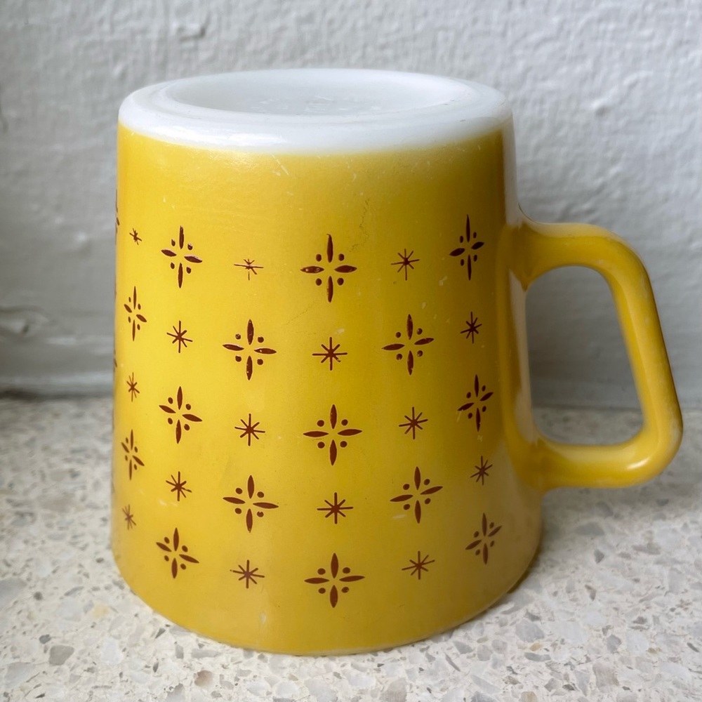 Vintage Pyrex Yellow Butterscotch Atomic Pattern Coffee Cup Mug Milk Glass - Picture 8 of 8